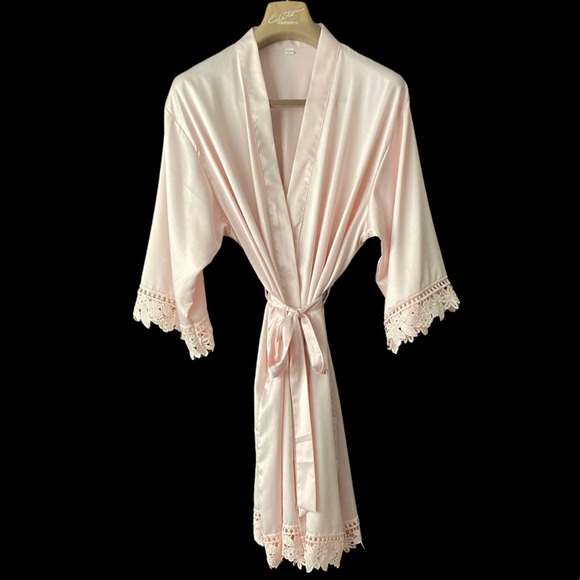 ❌SOLD❌XXL/XXL•PRISTINE GORGEOUS LACE / SOFT PINK LIGHTWEIGHT SATINY ROBE W BELT• - Picture 7 of 7